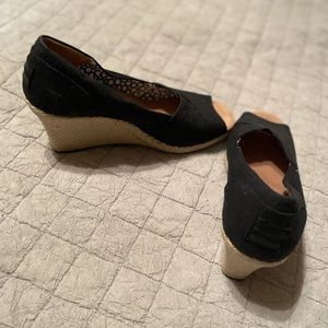 Like new Toms wedge heel